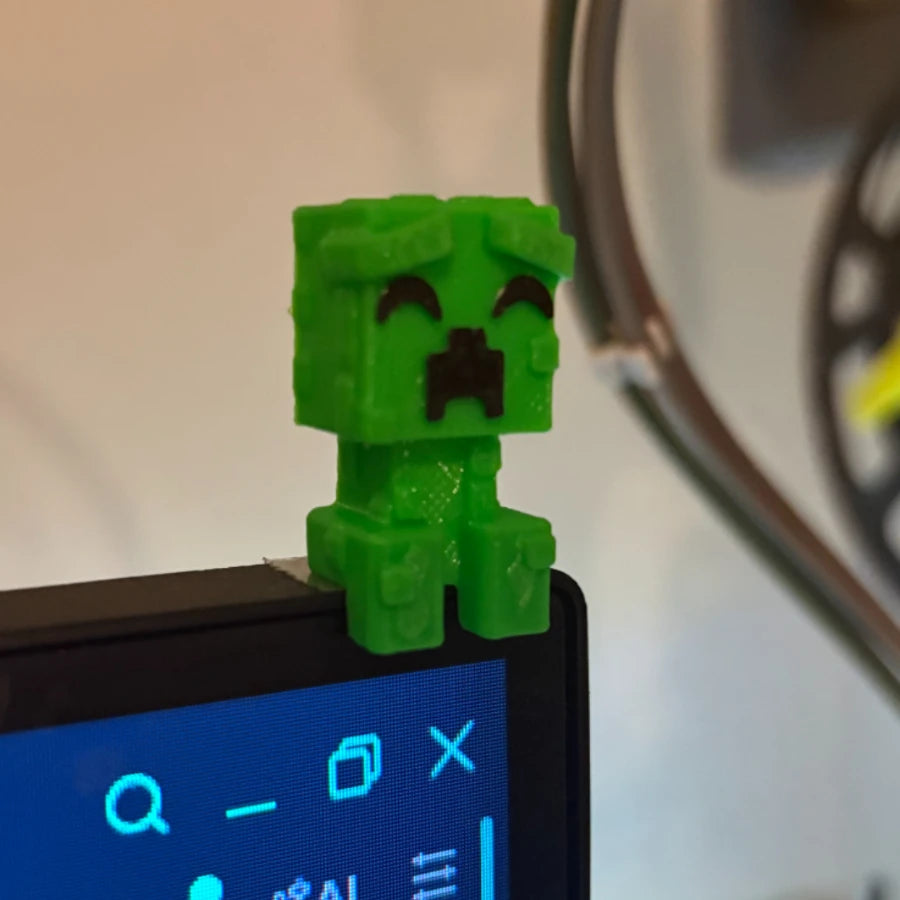 Cute Creeper Dog Computer Monitor Pendant Topper 3D Printed Game Peripheral Desk Ornament Notebook Laptop Hanging Decoration