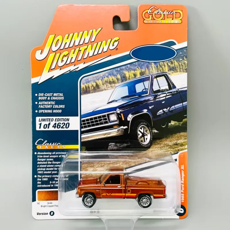Diecast 1:64 Scale Alloy Vintage Pickup Car Model  Finished Product Simulation Toy Collection Static Model Ornament