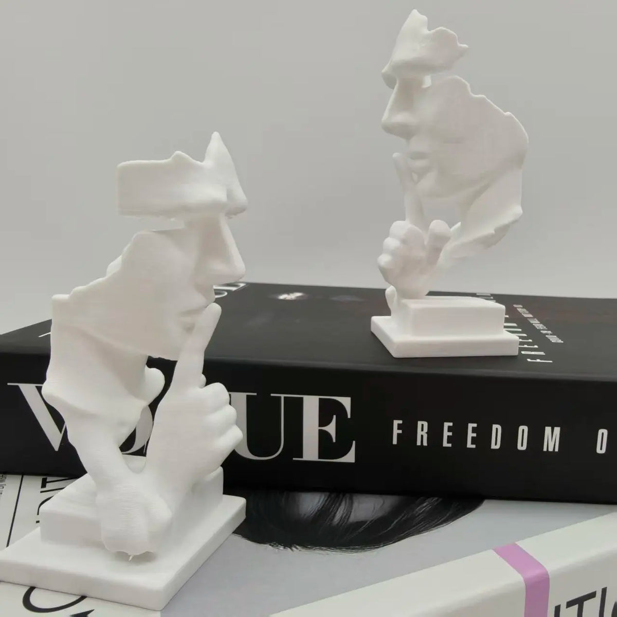 Thinker Statue, Silence Is Golden Abstract Art Statue, 3D Printed Durable Plastic, Modern Plastic Home Sculpture, Minimalist Design High-Quality Ornament, Home Office Desktop Decoration, Christmas Easter Halloween Creative Gi