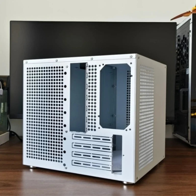 Sagittarius NAS chassis drive bays