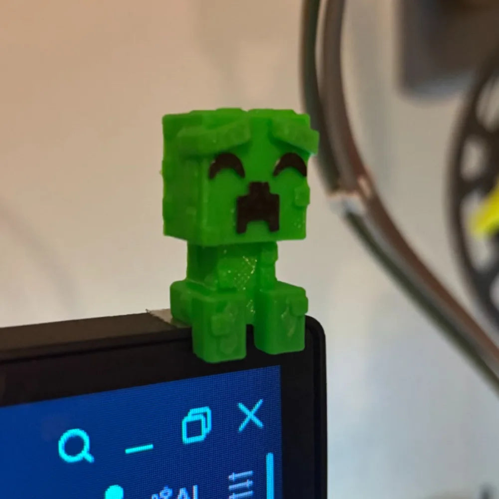 Cute Creeper Dog Computer Monitor Pendant Topper 3D Printed Game Peripheral Desk Ornament Notebook Laptop Hanging Decoration