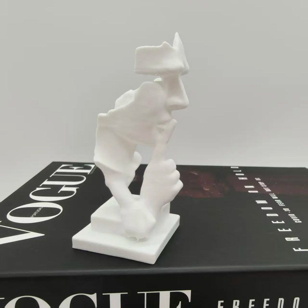 Thinker Statue, Silence Is Golden Abstract Art Statue, 3D Printed Durable Plastic, Modern Plastic Home Sculpture, Minimalist Design High-Quality Ornament, Home Office Desktop Decoration, Christmas Easter Halloween Creative Gi