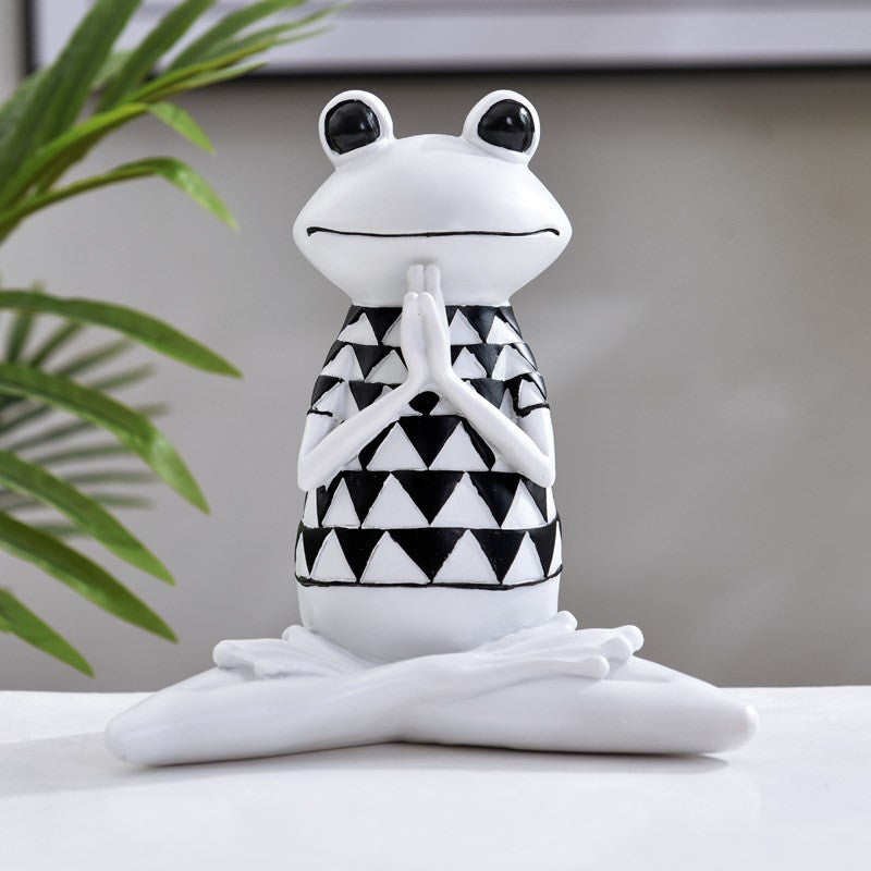 Yoga Frog Meditation Resin Figurine detail